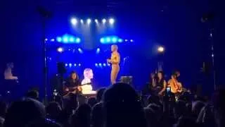 Miley Cyrus sings Wild Horses by the Rolling Stones