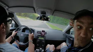 Deux touristes au nurburgring