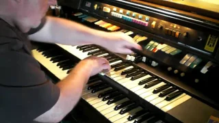 Mike Reed plays "Speak Low" on his happy Hammond Organ