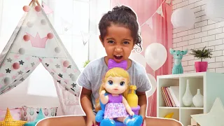 LAURINHA GANHOU UMA BABY ALIVE QUE CRESCE O CABELO - ABRINDO MINHA BONECA BABY ALIVE