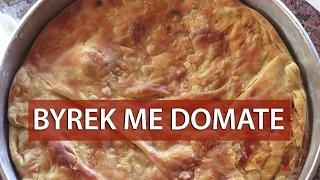 Byrek shtëpie me qep me domate i bërë me kulacka