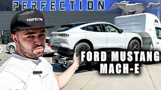 Ford Mustang Mach e 2023 року з аукціону США