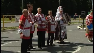 Прыгали через крапиву и бегали с коромыслом. Хантымансийцы отметили праздник Ивана Купалы