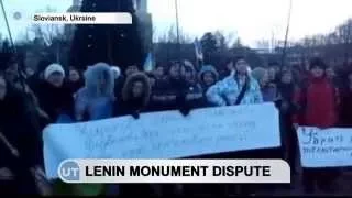 Slovyansk Residents Debate Fate of Lenin Monument: Soviet statues seen as symbol of totalitarianism