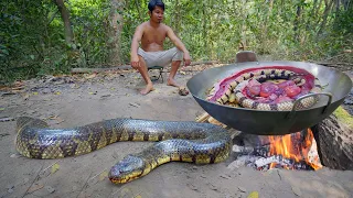 Amazing Catch Big Snake by Hand n Cooking to Survival in Forest