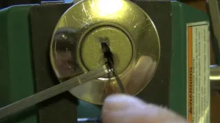 (19) Demonstrating Counter Rotation when Picking Spool Pins