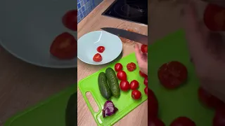 Вкусный салат с тунцом и красной рыбкой🥗🐟#shorts