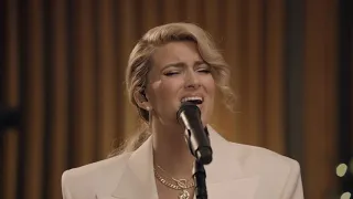 Tori Kelly - O Holy Night (From A Tori Kelly Christmas - Live From Capitol Studios)