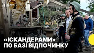 «Чоловік загинув, а мені уламком зачепило голову» — очевидці про обстріл Харківщини