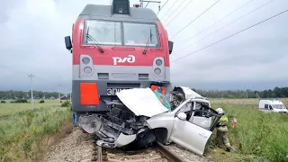 Dangerous Trains Crashing Compilation 2022 ! Worst Train hit Truck & Car #2