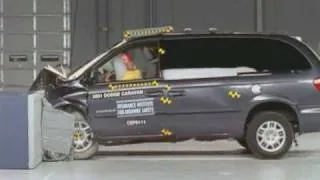 2001 Dodge Grand Caravan moderate overlap IIHS crash test