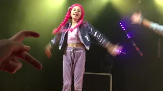 Lollipopz koncert v Liberci nástup+ písnička Show💙💚💛💗￼