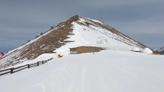 Скоростной спуск на лыжах. Shymbulak.  Лыжные гонки.