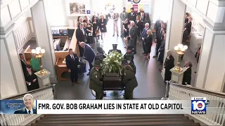 Former Gov. Bob Graham lies in state at old Capitol