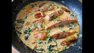 One Pot Creamy Tuscan Salmon | Pan-fried salmon in creamy garlic, spinach and sundried tomato sauce