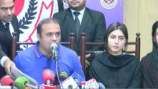 Uzma Khan Press conference against daughter of Malik Riaz part1