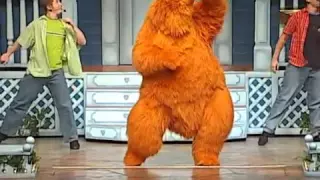 Bear in the Big Blue House intro LIVE!