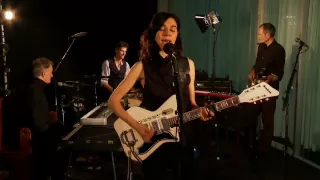 PJ Harvey performs The Last Living Rose