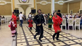 Парни И Девушки Танцуют Супер На Свадьбе 2023 Assa Group ALISHKA ELCHIN SHAKIR Best Lezginka Dance