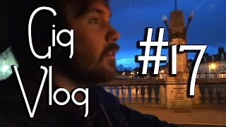 Gig Vlog #17:  Gavin sells some guitars