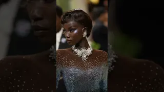 98 тысяч кристаллов Swarovski. Блистательный выход на Met Gala #АнокЯй  #мода