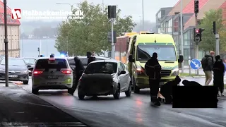 Fodgænger ramt af bil i Holbæk