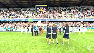 La communion avec le public après la victoire contre Ajaccio