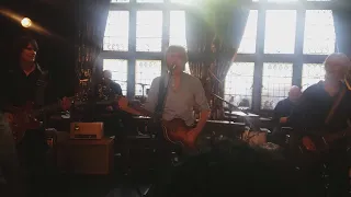 Come On To Me by Paul McCartney at the Philarmonic Pub in Liverpool. Original video. 9th June 2018