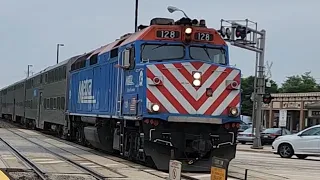 Metra F40PH-3 128 Leads A Outbound Metra Train To Crystal Lake - 9/4/22