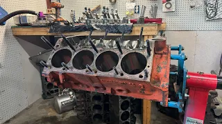 Small Block Mopar oiling mods