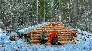 We woke up in the morning, it was a real winter! WE ARE BUILDING a secret dugout in the WILD FOREST!