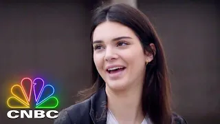 Kendall Jenner, Jay Leno And The Ladies Of Jay Leno's Garage