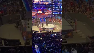 Undertaker chokeslams Sami Zayn live ! WWE Smackdown ! 9/10/2019 !