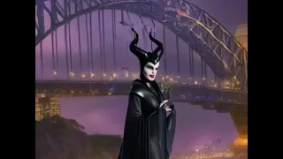 #maleficent on #vacation #sydney #dubai #London #titanic @donnykul