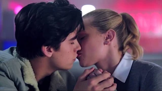 10 Cutest Bughead (Jughead+Betty) Moments | Riverdale