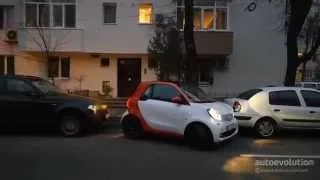 Smart Fortwo parking by hand