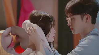 終於綳不住了，高冷教授看到剛出浴的女孩直接撲到，深情擁吻❤️Chinese Drama❤️虞書欣&張彬彬