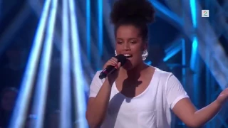 Amanda Kamara vs Signe Aarbostad Sørli   Burn Battle Round The Voice Norway 2015