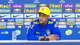 Neymar dá um fora em jornalista e  questiona "porque não posso ir pra balada?"