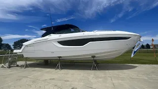 2024 Cruisers Yachts 38GLS | MarineMax Grand Lake