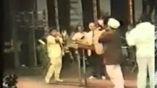 De de pyar de  Kishore Kumar Live