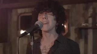 LP   Lost On You Live Session