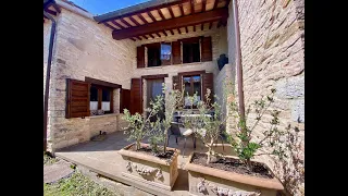 Restored home in a mountain hamlet in the Marches, with private pool €225.000