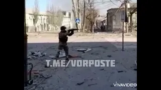 Chechen military personnel use a Soviet 30-mm automatic grenade launcher on the AGS-17 machine.