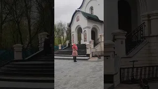 Иду в церковь на  службу, купила, осветила вербу .