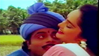 Entede Bhanta Kannada Movie Songs | Utta Batteyalli | Ambarish, Rajani