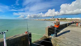 AM I CHEATING ? Brighton Marina West Arm- Sea Fishing in November Sunshine