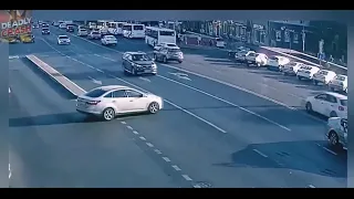 New Russian Dash Cam Car Crash Compilation 2020