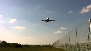 [HD] Ryanair 737-800 landing at Birmingham airport (BHX)