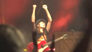 James Bay (Live) - Hold Back The River (2015)